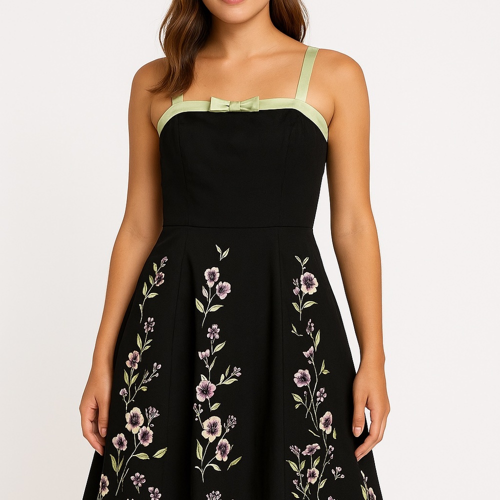 B Moss Clothing‎ Co. Black w/Green Accents Embroidered Swing Dress Size 4